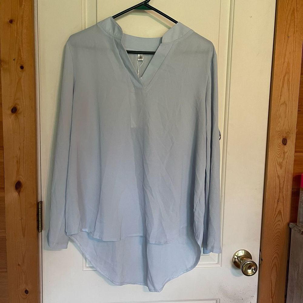 Face Face Womens top L
Hi-Low
New with tags